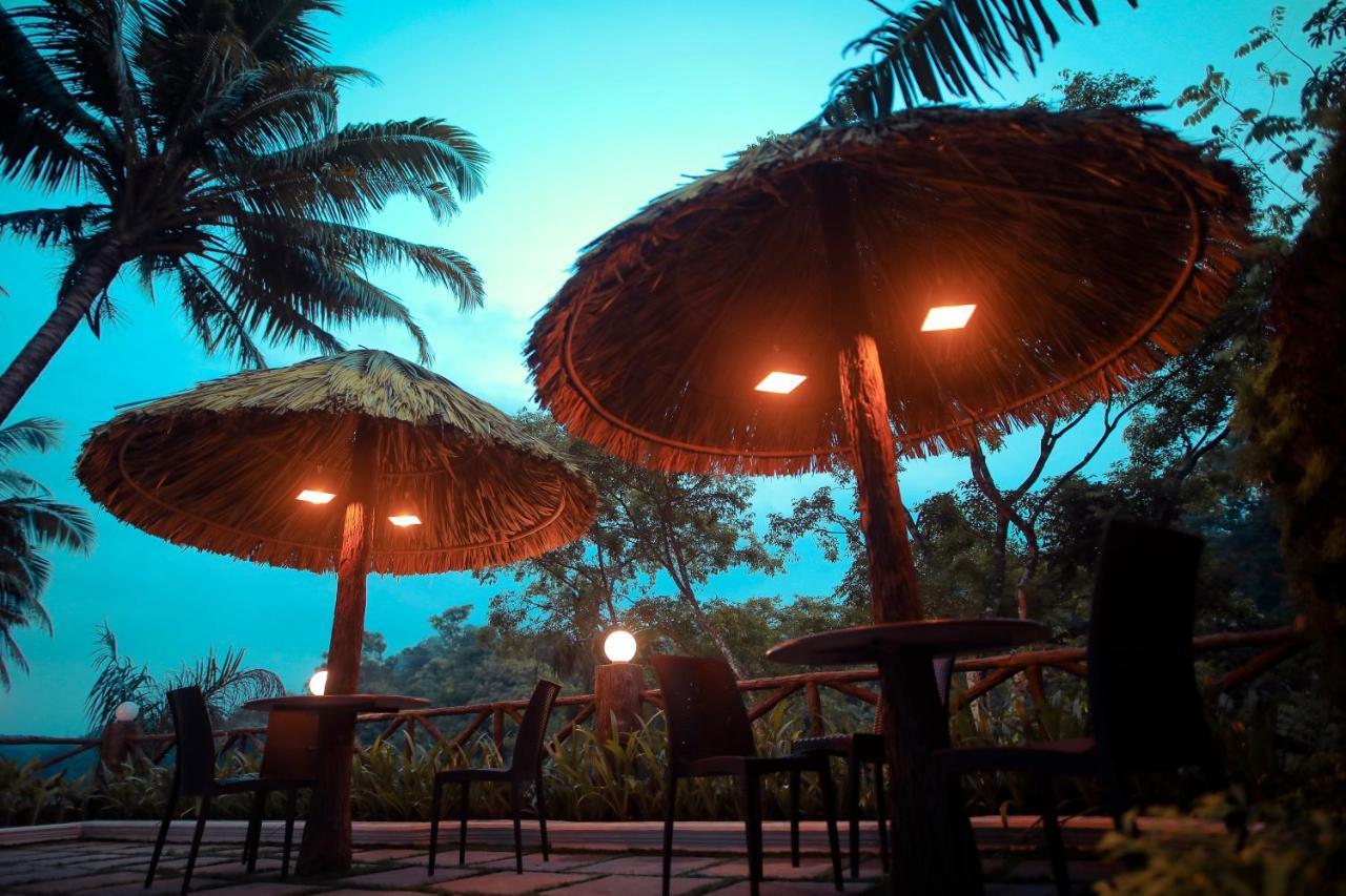 Thenmala Hormuz Inn Kolattupuzha Exterior foto