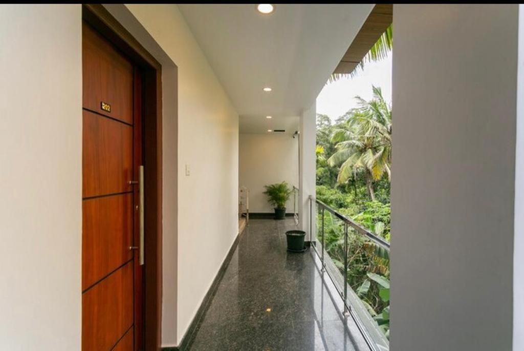 Thenmala Hormuz Inn Kolattupuzha Exterior foto